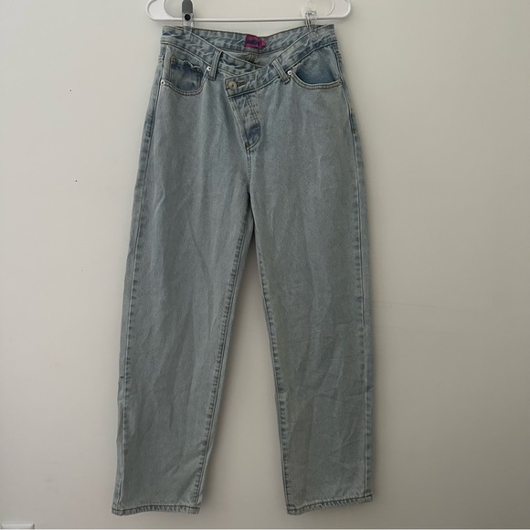 Edikted Denim - Edikted Crossed Over Mom Jeans